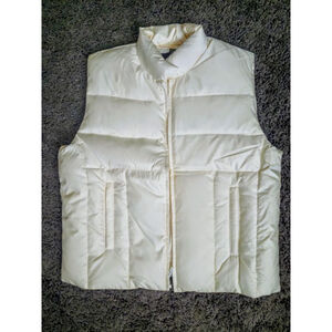 Banana Republic Women's White Bubble Zip Up Vest. Nice Quality. L